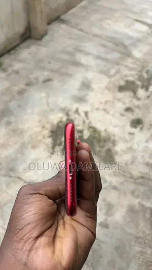 Apple iPhone XR 64 GB Red