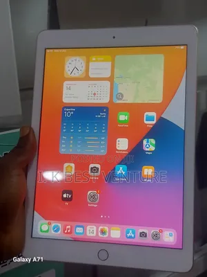 Apple iPad Wi-Fi 32 GB Gold