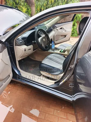 Toyota Camry SE 4dr Sedan (2.5L 4cyl 6A) 2011 Gray