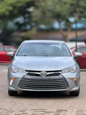 Toyota Camry XLE 4dr Sedan (2.5L 4cyl 6A) 2016 Silver