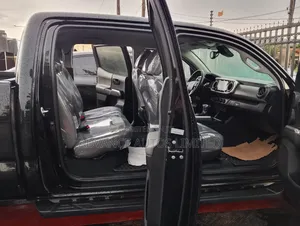 Toyota Tacoma SR5 2021 Black
