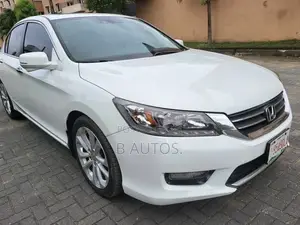 Honda Accord Touring V-6 4dr Sedan (3.5L 6cyl 6A) 2014 Off white