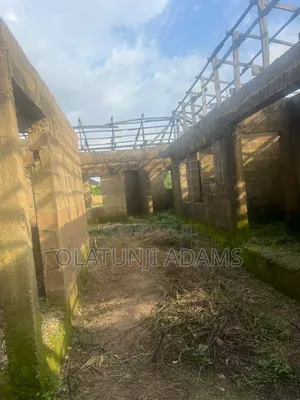 11bdrm Block of Flats in Coker, Osogbo for sale