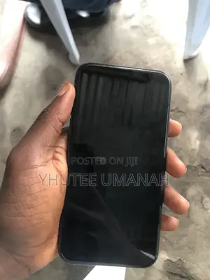 Apple iPhone 11 64 GB Black