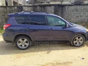 Toyota RAV4 2011