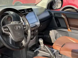 Toyota Land Cruiser Prado 2011 Black
