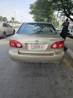 Toyota Corolla 2005 Gold