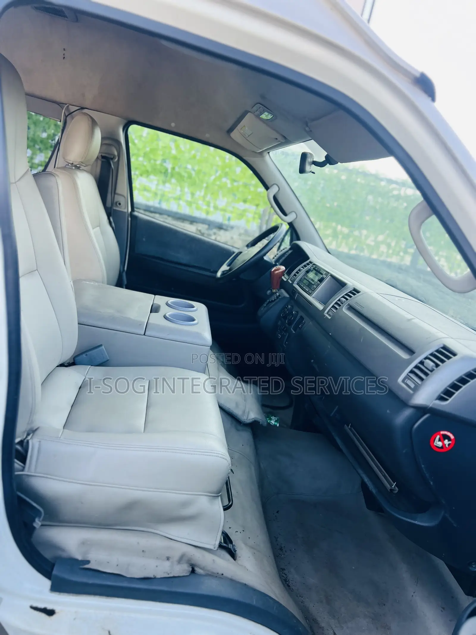 Toyota HiAce 2018 White