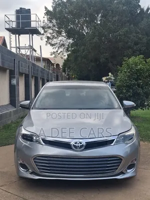 Toyota Avalon XLE Premium FWD Sedan (3.6L 6cyl 6A) 2016 Silver