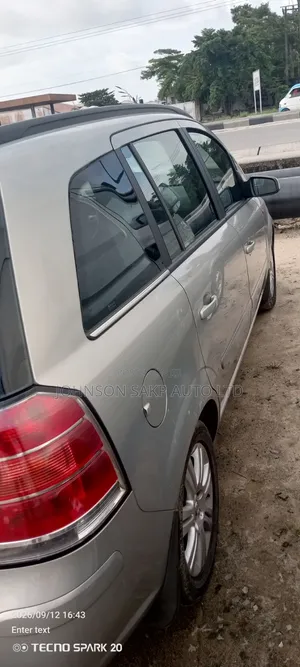 Opel Zafira 2006 Brown