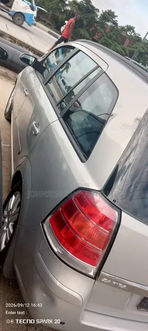 Opel Zafira 2006 Brown