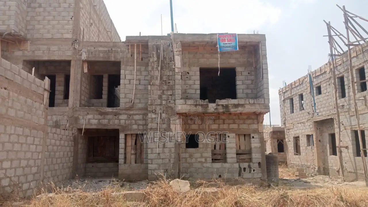 5 Bedroom Semi Detached Duplex