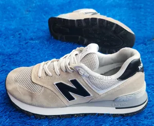 Akube/Thrift New Balance Sneakers