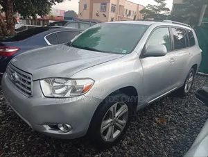Toyota Highlander Base 2010 Silver