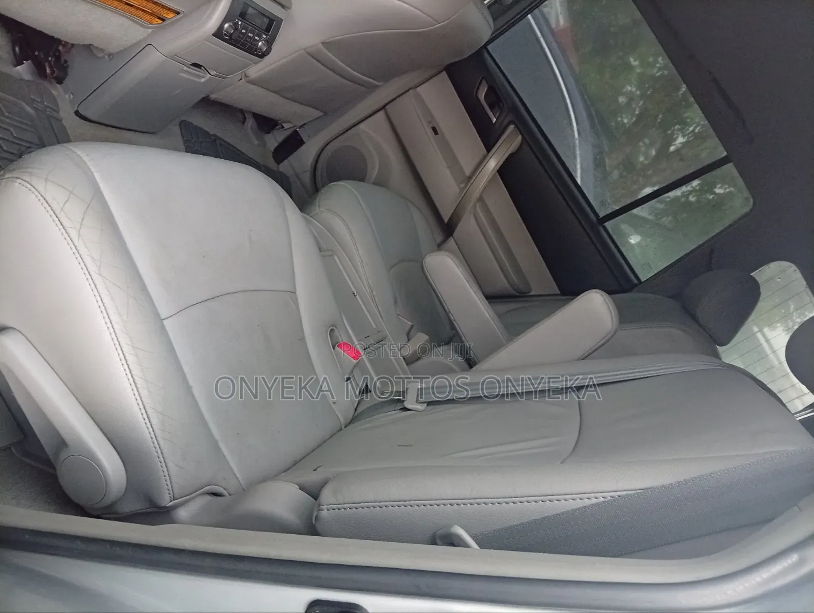 Toyota Highlander Base 2010 Silver