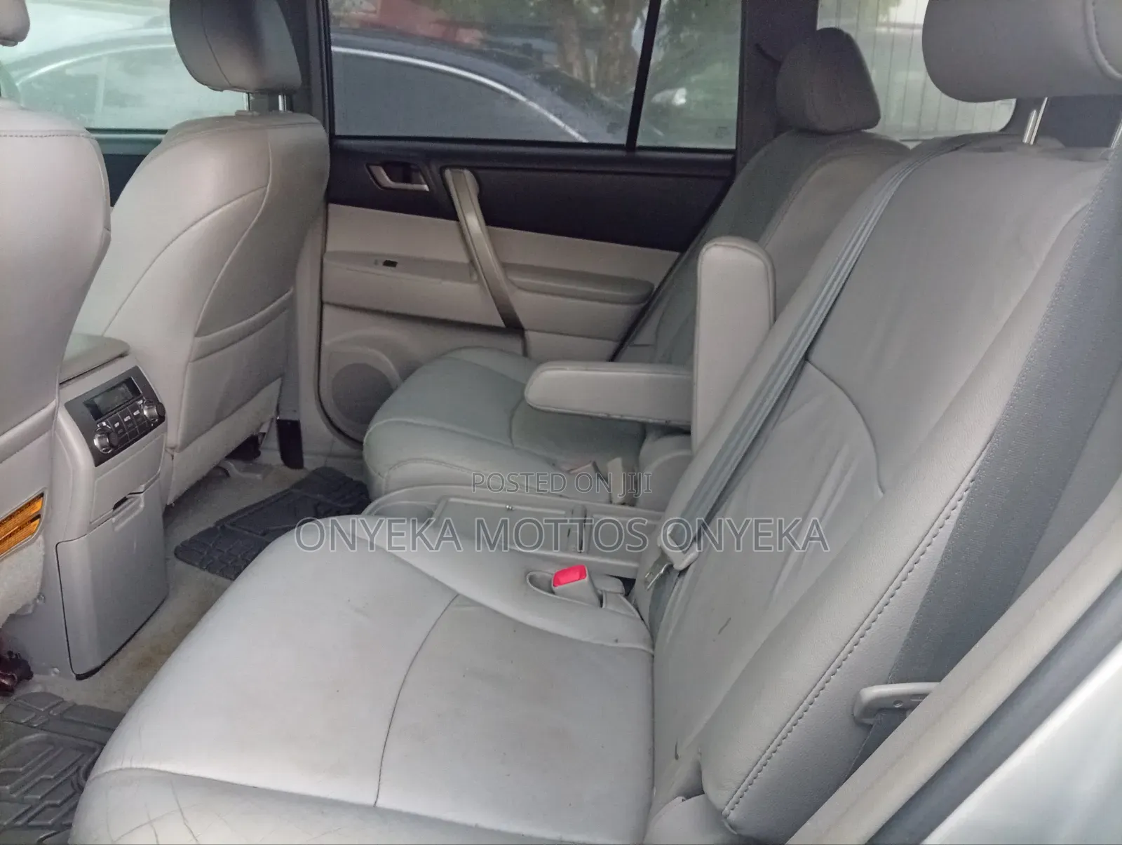 Toyota Highlander Base 2010 Silver