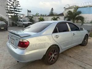 Toyota Camry LE 4dr Sedan (2.4L 4cyl 5A) 2006 Gold