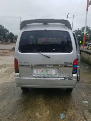 Suzuki Every 2010