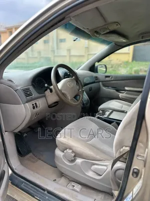 Toyota Sienna 2006 Gold