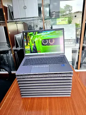 Laptop HP ZBook Firefly G8 32GB Intel Core i7 SSD 512GB