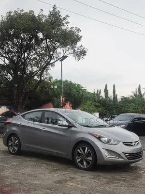 Hyundai Elantra Limited 4dr Sedan (1.8L 4cyl 6A) 2015 Silver