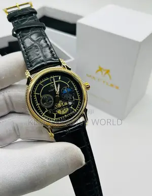 Matturi Leather Wristwatch