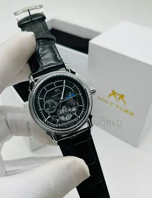 Matturi Leather Wristwatch