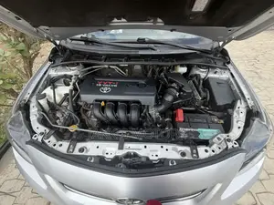 Toyota Corolla 2010 Silver
