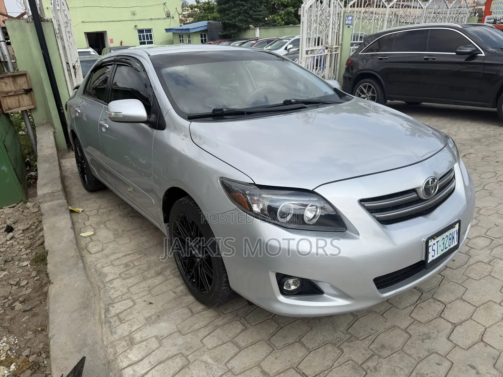 Toyota Corolla 2010 Silver