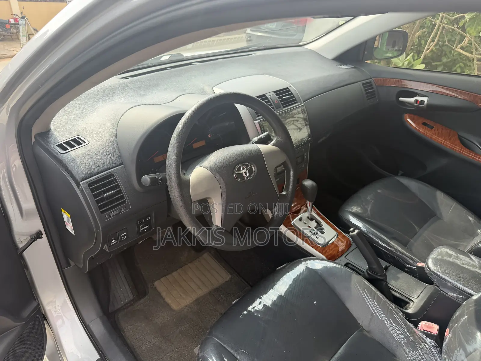 Toyota Corolla 2010 Silver