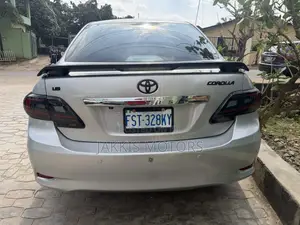 Toyota Corolla 2010 Silver