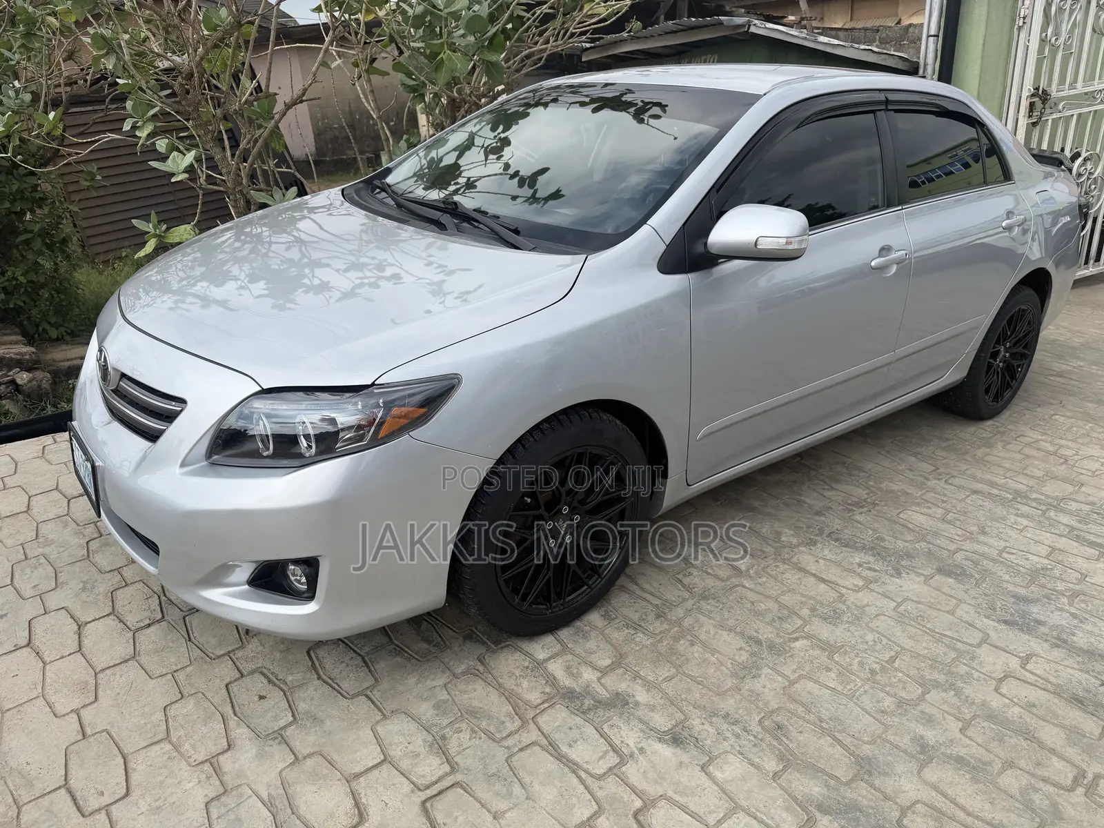 Toyota Corolla 2010 Silver