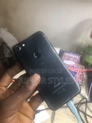 Apple iPhone 7 32 GB Black