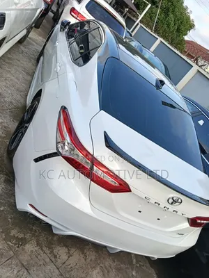 Toyota Camry 2020 White