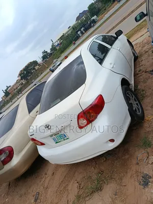 Toyota Corolla LE 4dr Sedan (1.8L 4cyl 4A) 2010 White