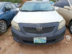 Toyota Corolla LE 4dr Sedan (1.8L 4cyl 4A) 2010 White