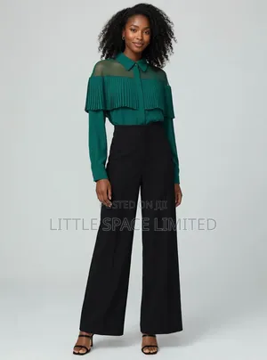 Ladies Classy Green Top With Shirt Collar.