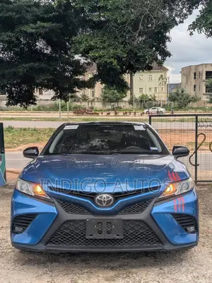 Toyota Camry SE FWD (2.5L 4cyl 8AM) 2018 Blue
