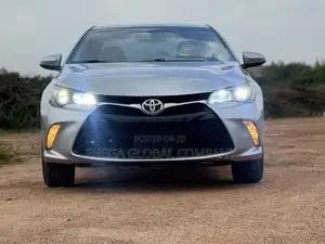 Toyota Camry SE 4dr Sedan (2.5L 4cyl 6A) 2017 Silver