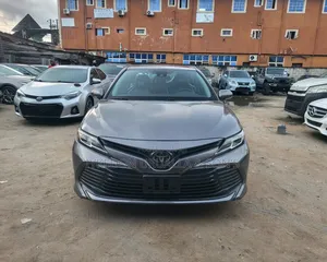 Toyota Camry 2019 Gray