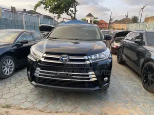 Toyota Highlander Limited Platinum 4x2 V6 (3.5L 6cyl 8A) 2018 Black