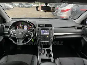 Toyota Camry SE 4dr Sedan (2.5L 4cyl 6A) 2015 Gray