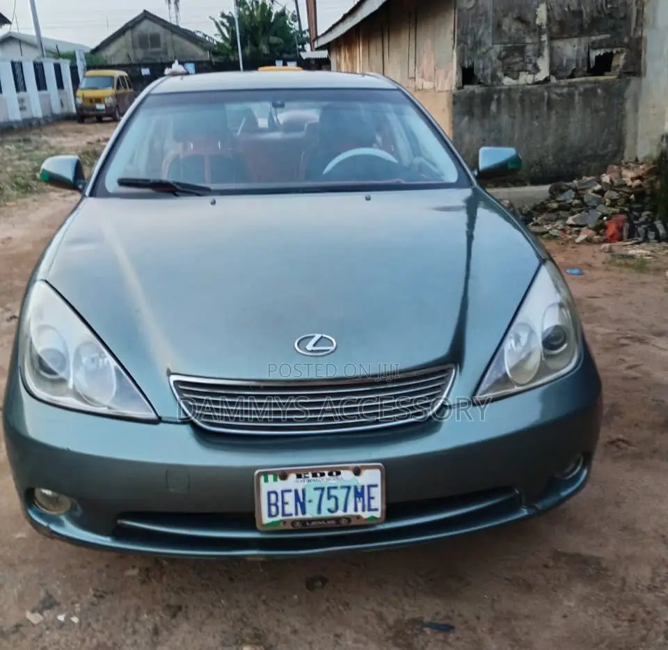 Lexus ES 2025 Green