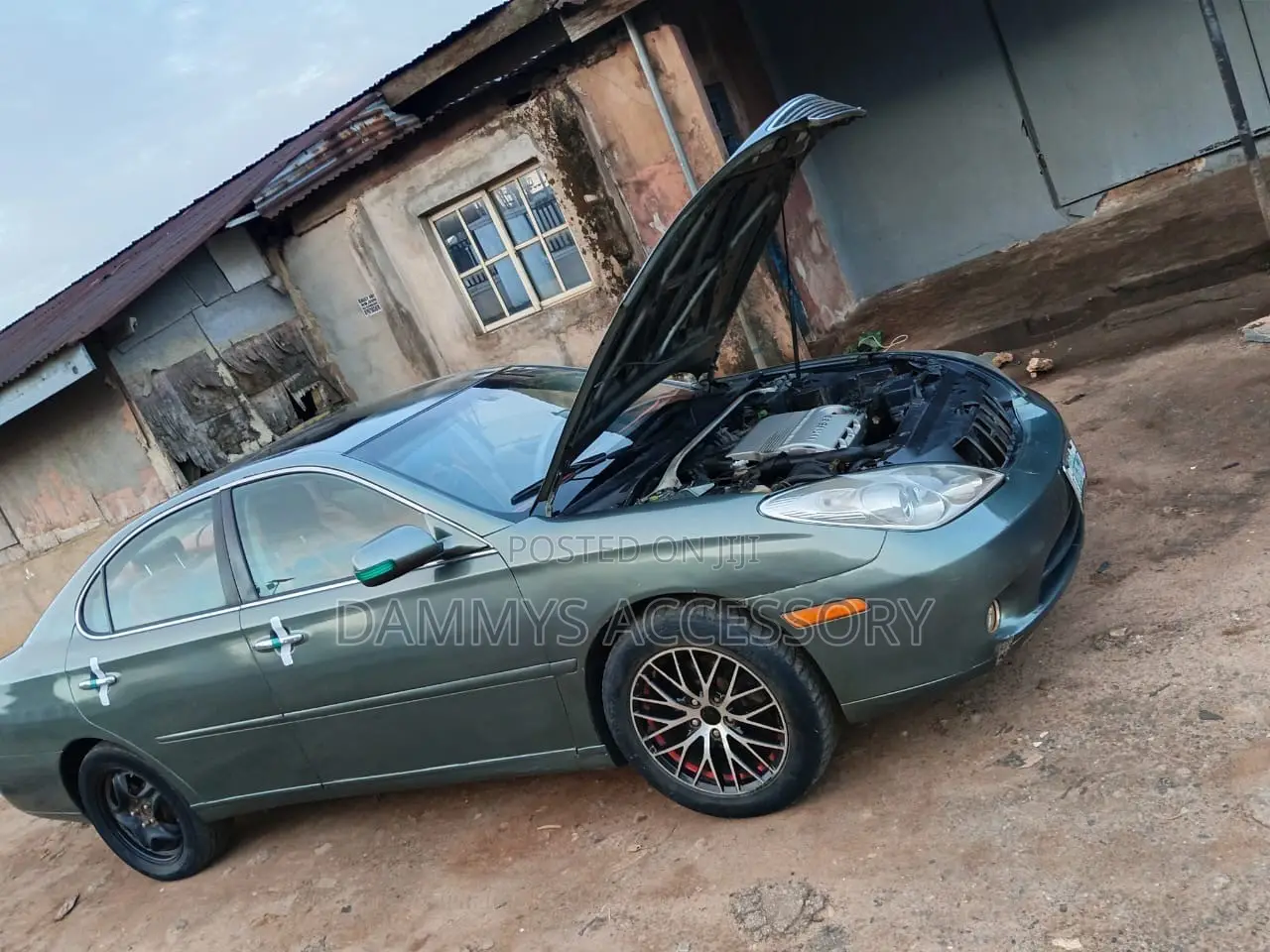 Lexus ES 2025 Green