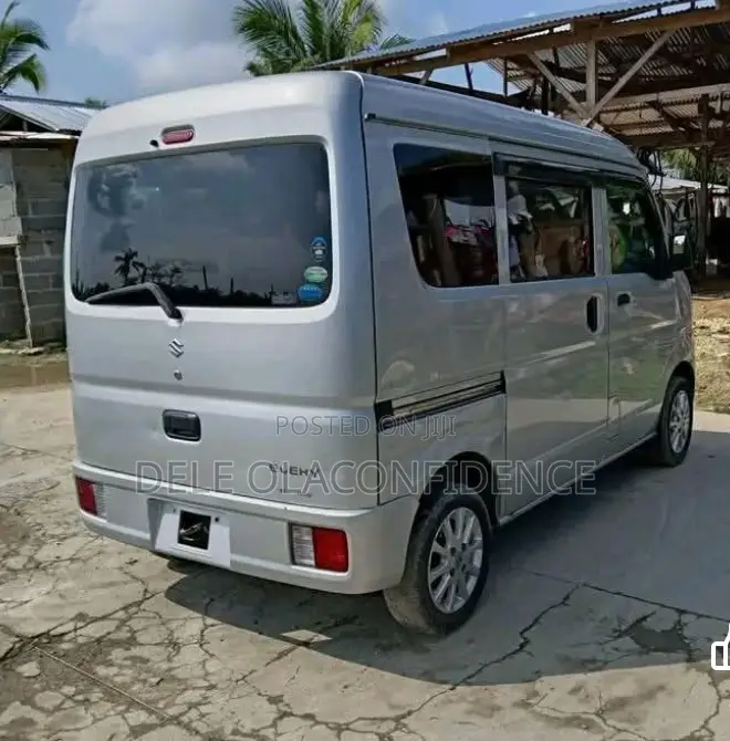 Suzuki Every 2000 Silver