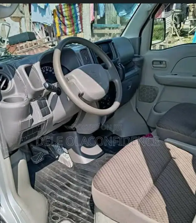 Suzuki Every 2000 Silver