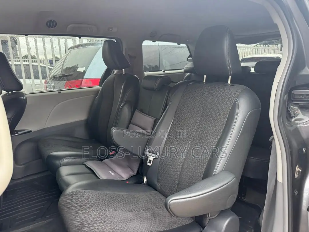 Toyota Sienna XLE 8 Passenger 2012 Gray