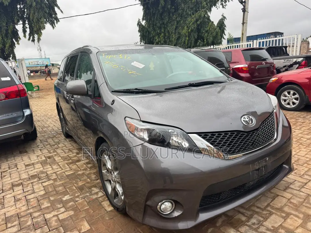 Toyota Sienna XLE 8 Passenger 2012 Gray