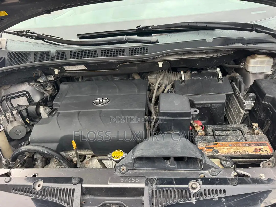 Toyota Sienna XLE 8 Passenger 2012 Gray