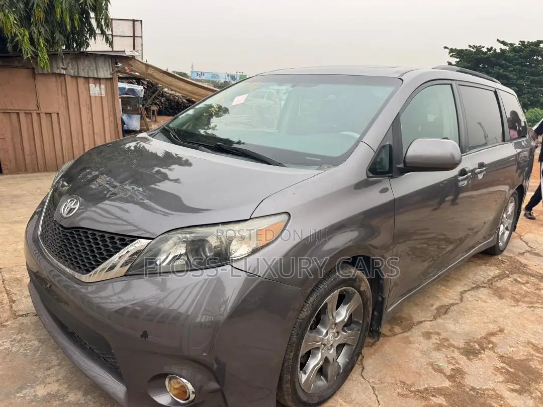 Toyota Sienna XLE 8 Passenger 2012 Gray